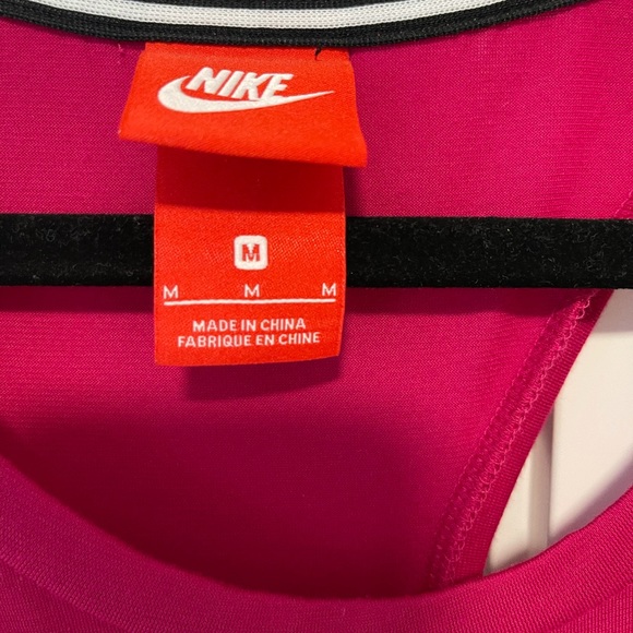 Nike tank top racer back. Brand new size medium - Picture 2 of 2